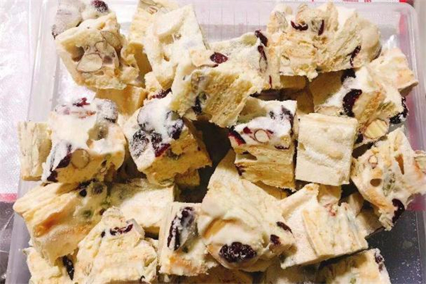 雪花酥的家常做法(雪花酥制作方法)