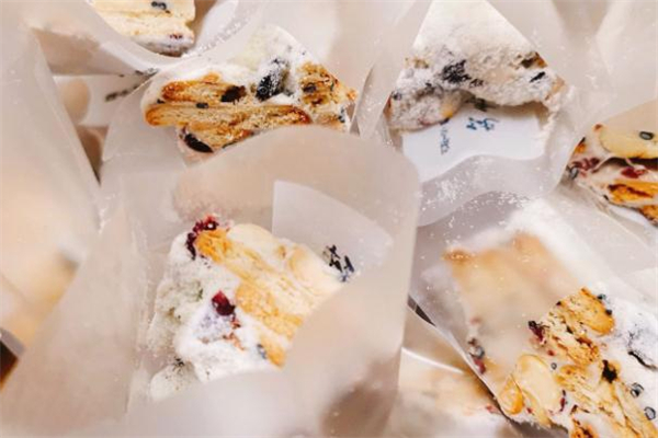 雪花酥可以用菜刀切吗(雪花酥可以用菜刀切吗)