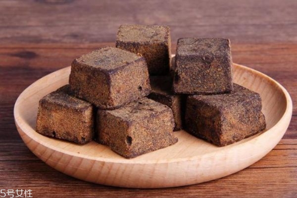 红糖白糖冰糖的作用(红糖白糖冰糖的功效和作用)