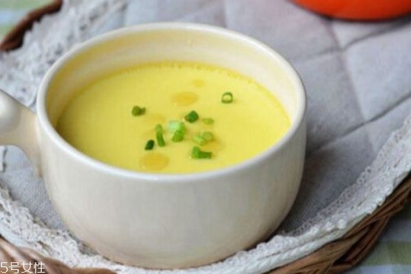 蒸鸡蛋羹有哪些禁忌(蒸鸡蛋羹的作用和功效及禁忌症)