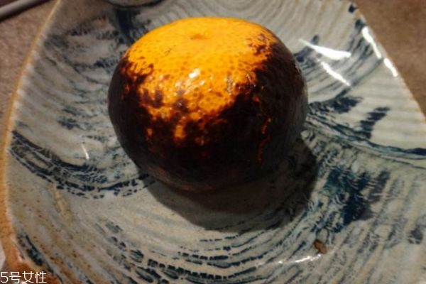 如何避免吃烤橘子上火(吃烤橘子上火吗)