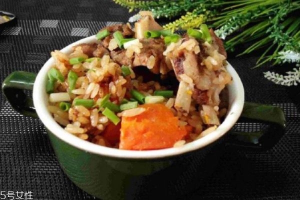 羊肉抓饭这样做比饭店还好吃(羊肉抓饭怎么做的) 羊肉抓饭这样做比饭店还好吃(羊肉抓饭怎么做的)