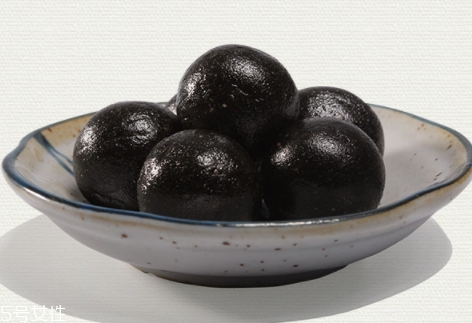 黑芝麻丸是饭前吃还是饭后吃,黑芝麻丸如何服用