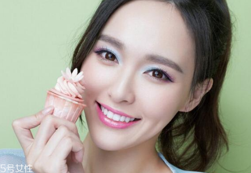 戴美瞳的注意事项?,怎么戴美瞳的正确方法