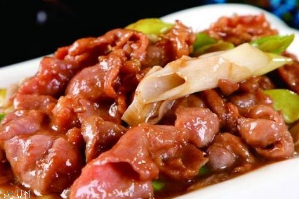 葱爆羊肉做法(葱爆羊肉做法视频)
