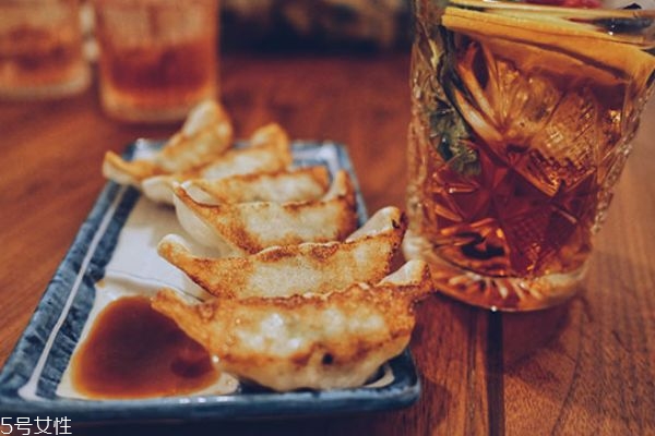 口红当腮红效果会更好(用口红当腮红好吗)