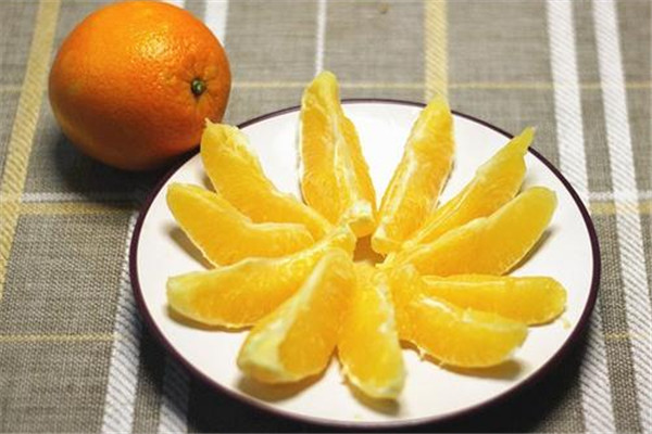 一周最好不要吃超过三个橙子(一天吃橙子不可以超过几个) 一周最好不要吃超过三个橙子(一天吃橙子不可以超过几个)