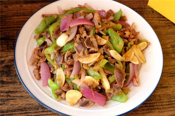 鸡胗的功效和作用(鸡胗的功效和作用危害)