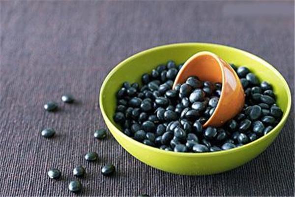醋泡黑豆的正确做法(醋泡黑豆的正确做法和吃法及功效) 醋泡黑豆的正确做法(醋泡黑豆的正确做法和吃法及功效)