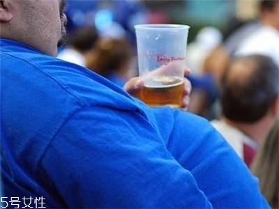 老年人肥胖的危害,老年人肥胖的危害有哪些? 老年人肥胖的危害,老年人肥胖的危害有哪些?