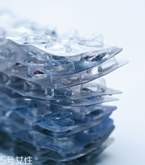 短效避孕药服用时间偏差一两个小时可以吗,避孕药多长时间吃有效