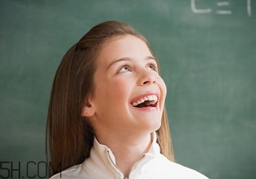 女孩月经初潮一般几天干净,女孩月经初潮几天正常 女孩月经初潮一般几天干净,女孩月经初潮几天正常