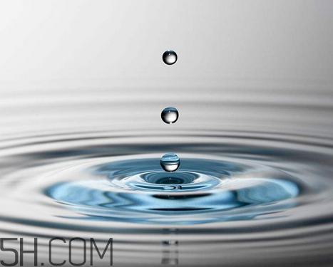 双氧水对伤口有刺激吗疼吗,双氧水对伤口有刺激性吗