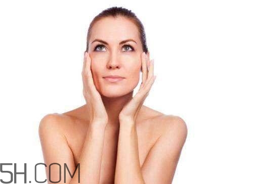 脸上长斑的原因是怎么引起的,脸上长斑的原因和调理