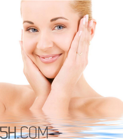 洁尔阴能洗头发吗?去头屑吗,洁尔阴可以洗头去头皮屑吗