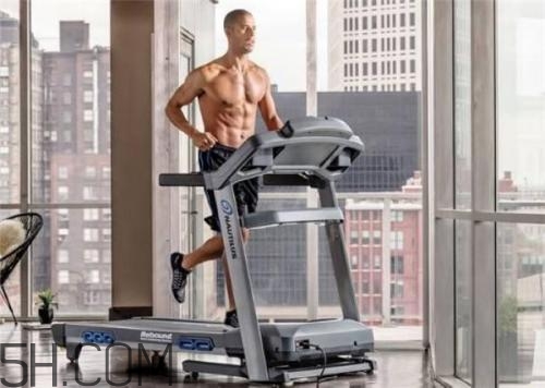 使用跑步机的注意事项,上跑步机的时候需要注意些什么