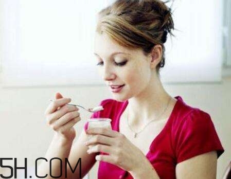 最适合喝酸奶的时间,酸奶什么时间喝合适