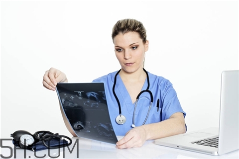 抑郁症可以休学吗高中,怎么样程度的抑郁才能休学