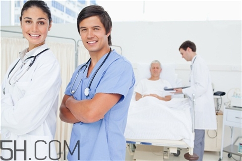 骨折需要在医院住多久,骨折治疗大概要花多少钱