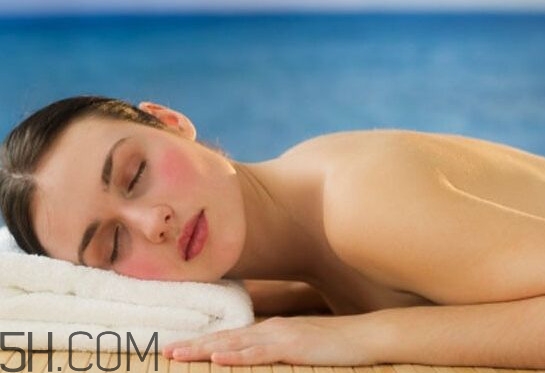 冬天裸睡有什么好处和坏处,冬天裸睡的好处有多少