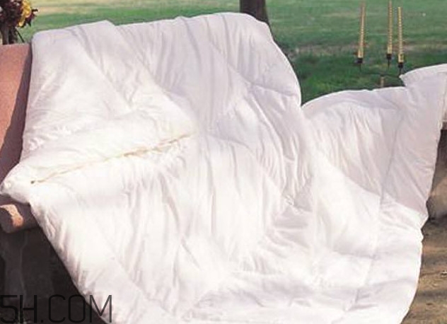 被子会晒坏吗,被子能晒吗