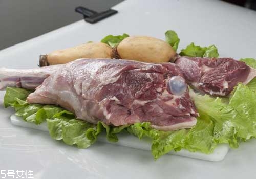 冻了一年的肉吃了会怎么样,冰冻了一年的肉能吃吗