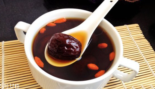 姜枣红糖水可以加蜂蜜吗,红糖水可以加蜂蜜吗