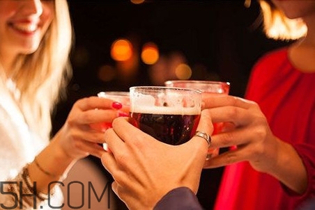 支气管炎能喝酒吗?,慢性支气管炎可以喝白酒吗