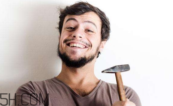 早上起来尿分叉正常吗,早上起来尿液分叉正常吗