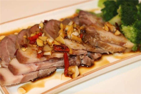 猪头肉的做法推荐(猪头肉的做法 最正宗的做法)