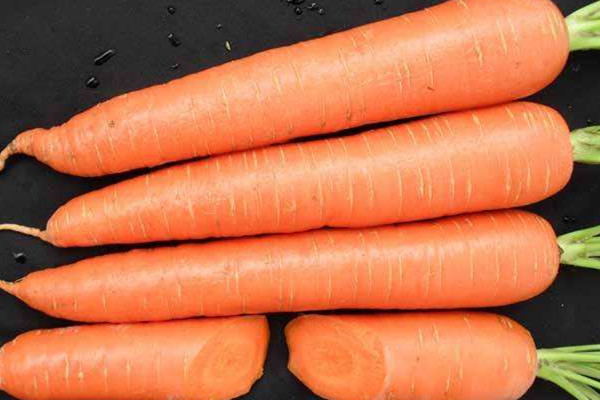 胡萝卜和什么相克(胡萝卜和什么相克不能一起吃)