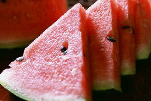 西瓜的营养价值(西瓜的营养价值及功效) 西瓜的营养价值(西瓜的营养价值及功效)