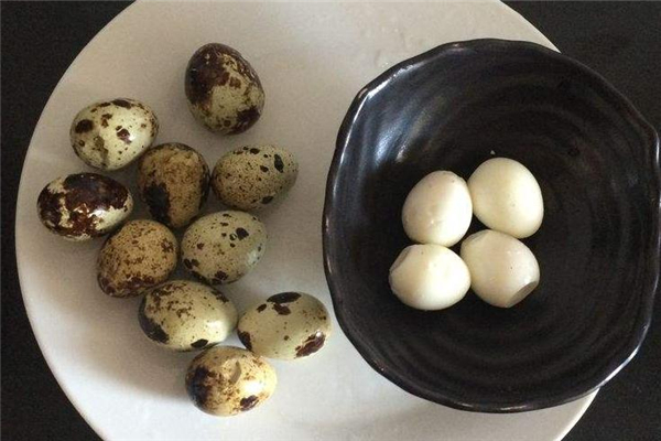 五香鹌鹑蛋的做法(五香鹌鹑蛋的做法视频)