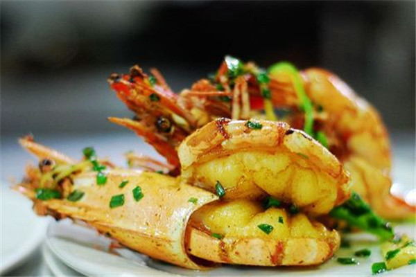 熬夜的人要吃宵夜(熬夜要吃夜宵吗)