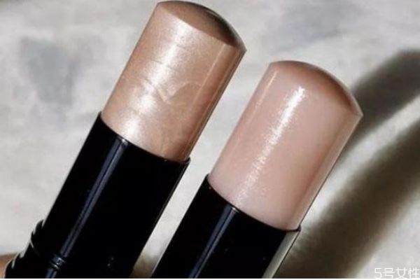 高光棒和遮瑕的先后顺序(遮瑕和高光的使用顺序)