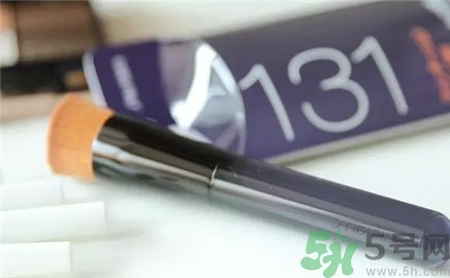 粉底刷多久洗一次?,粉底刷用完一次就要清洗吗