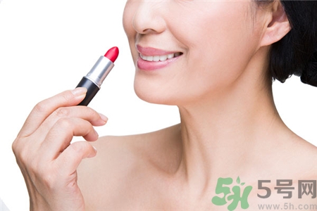 唇釉哪个颜色好看,口红和唇釉哪个好