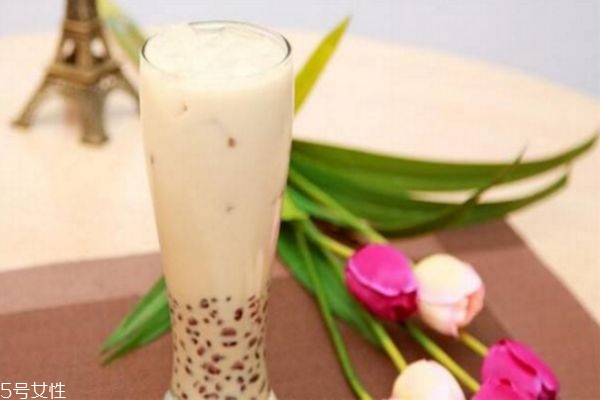 丝袜奶茶的由来(香港丝袜奶茶的由来)