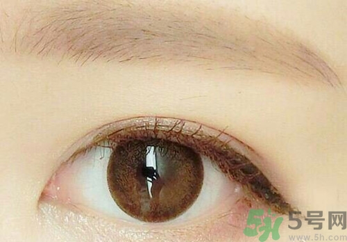 纹眼线有风险吗,纹眼线去医院还是美容院