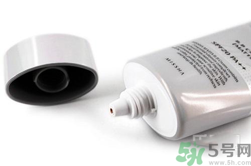 bb霜可以直接涂在脸上吗,bb霜是直接涂的吗