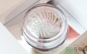 珂莱欧素颜霜和v7对比,clio素颜霜和v7哪个好