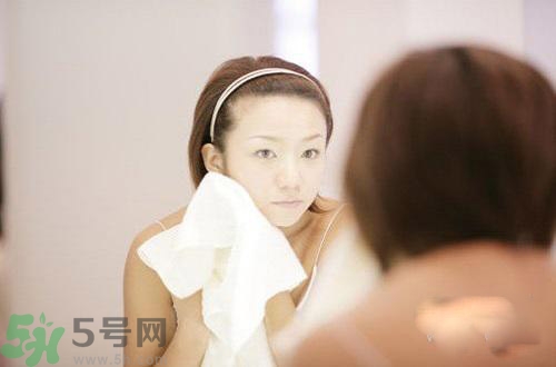 眼影晕妆是眼影的问题吗?,眼影会晕妆吗