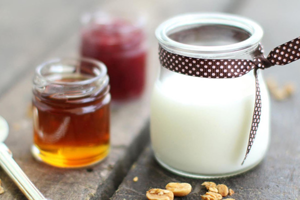 酸奶可以和什么一起吃(酸奶可以和什么一起吃?)