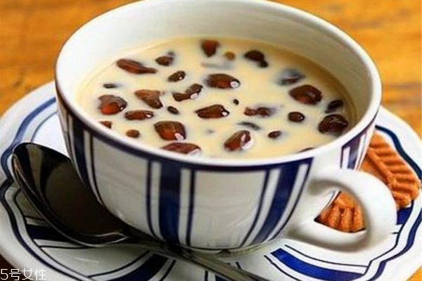 奶茶能隔夜喝吗(奶茶怎么喝才好喝)