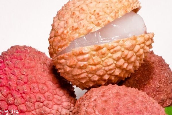 这些人群不适合吃荔枝(哪些人不能吃荔枝)