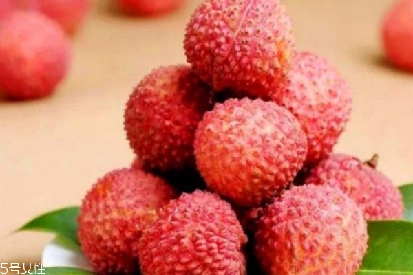 荔枝的营养价值(荔枝的营养价值和食用功效) 荔枝的营养价值(荔枝的营养价值和食用功效)
