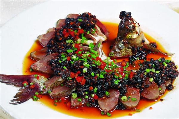 红鲳鱼营养价值(红鲳鱼营养价值怎么样刺儿多吗)