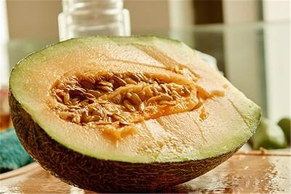 吃哈密瓜有什么好处(吃哈密瓜有什么好处?)