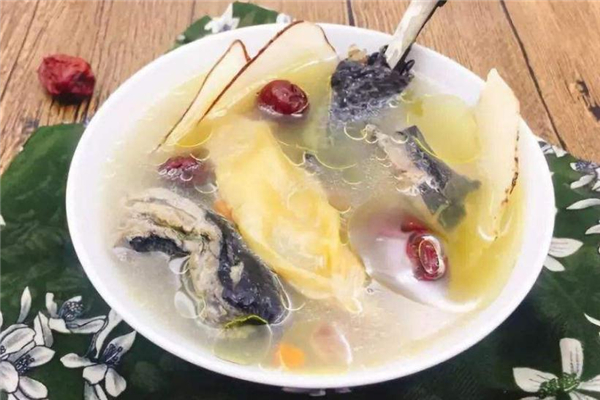 乌鸡花胶汤怎么做(乌鸡花胶汤怎么做)