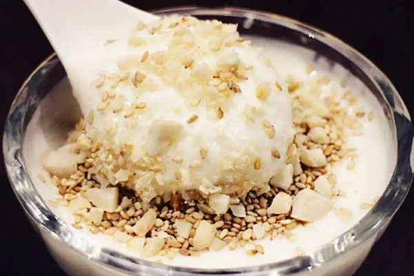 酸奶的好处(酸奶的好处和功效) 酸奶的好处(酸奶的好处和功效)